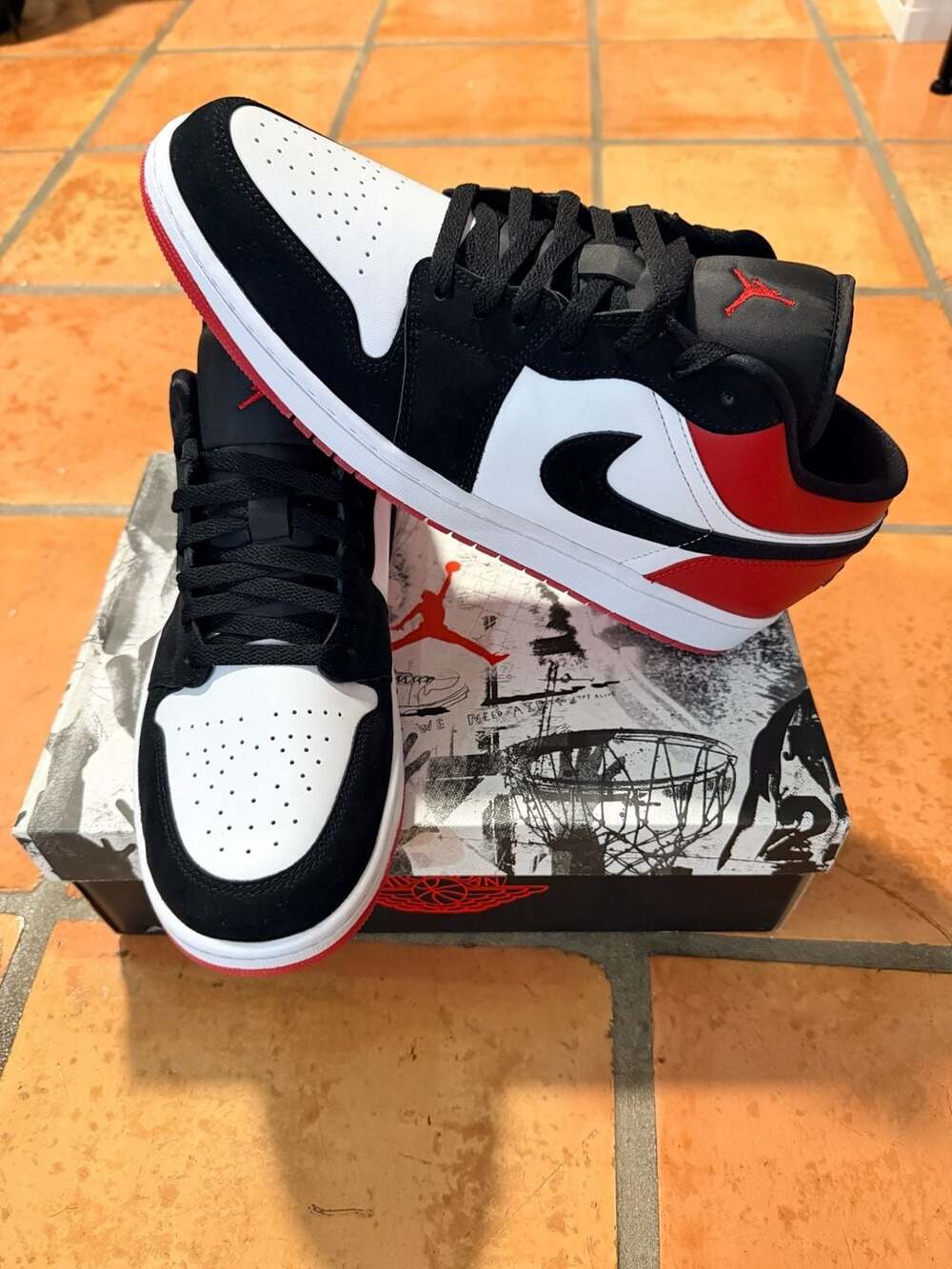 🔥 FOR SALE: Air Jordan 1 Low SE – White/Black/Varsity Red – Men’s Size 12 🔥